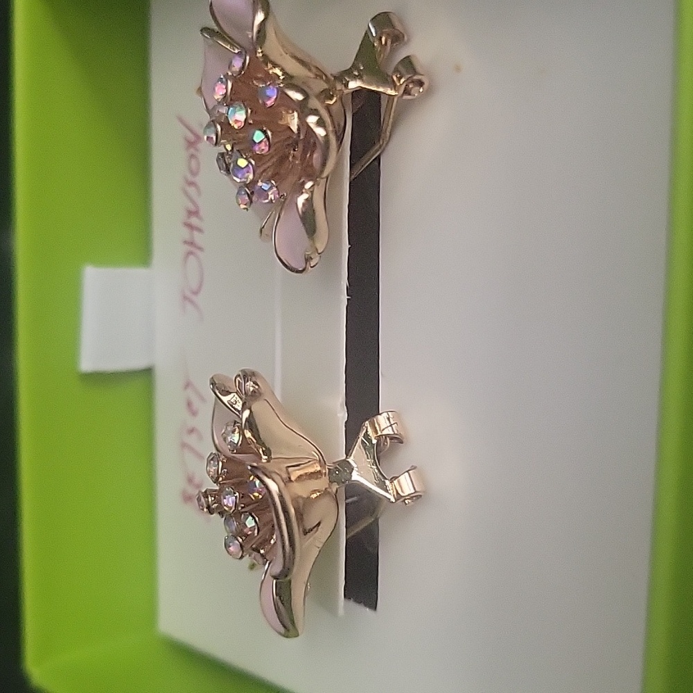 NIB Betsey Johnson Pierced Earrings Pink Flower Crystals Leverback Closure 1" - Picture 6 of 8